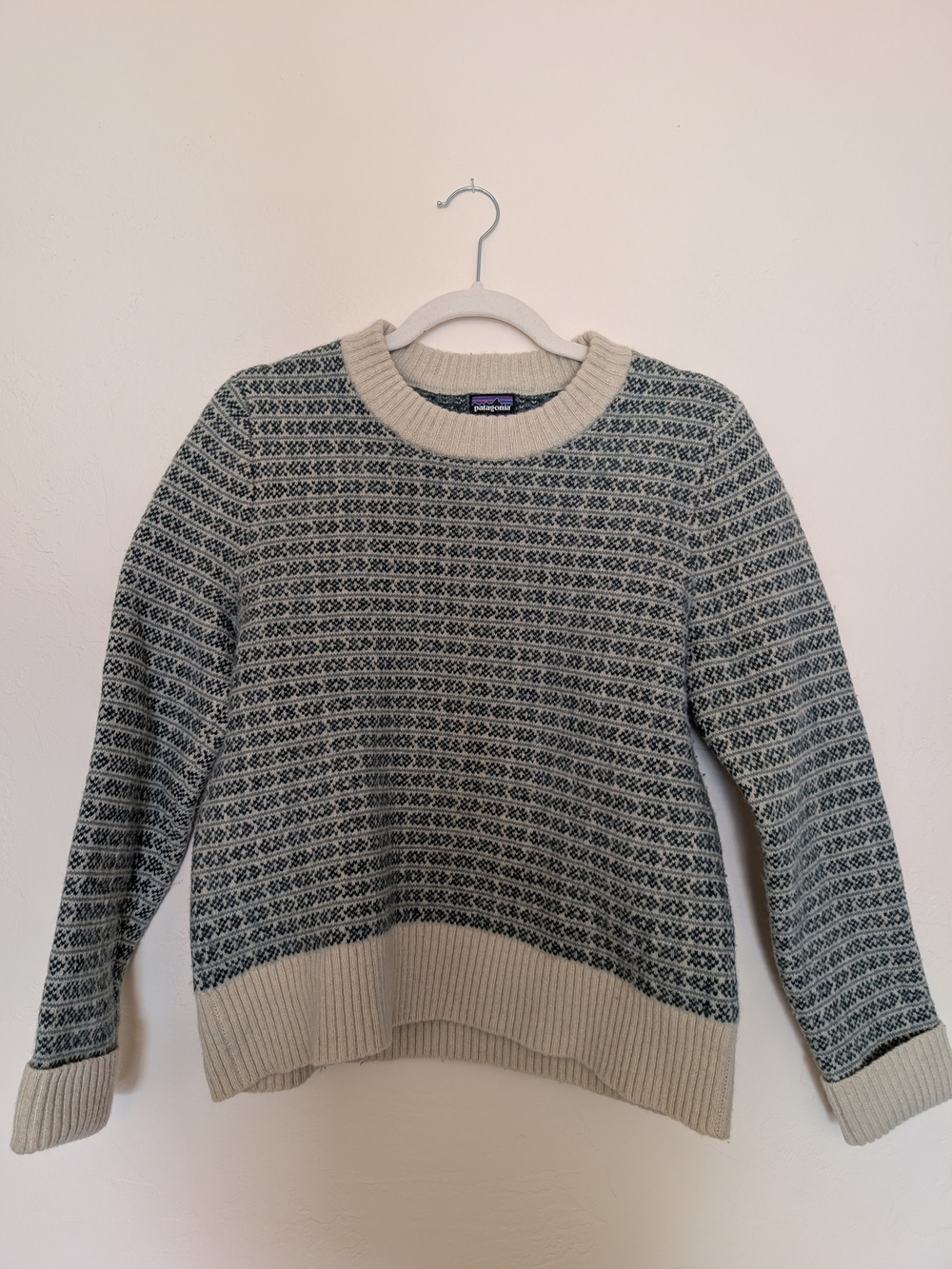 Patagonia Women's Cream & Emerald Patterned Crewneck Sweater